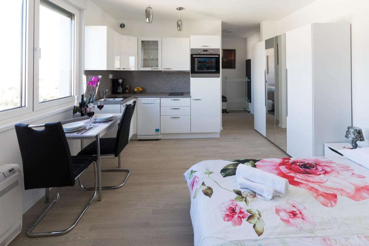 Studio Apartman Moonlight Задар Екстериор снимка