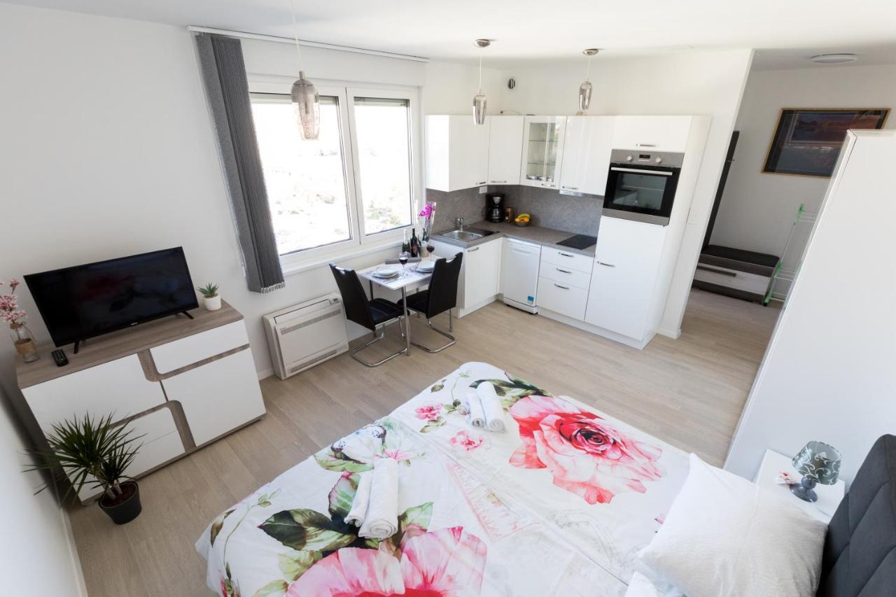 Studio Apartman Moonlight Задар Екстериор снимка