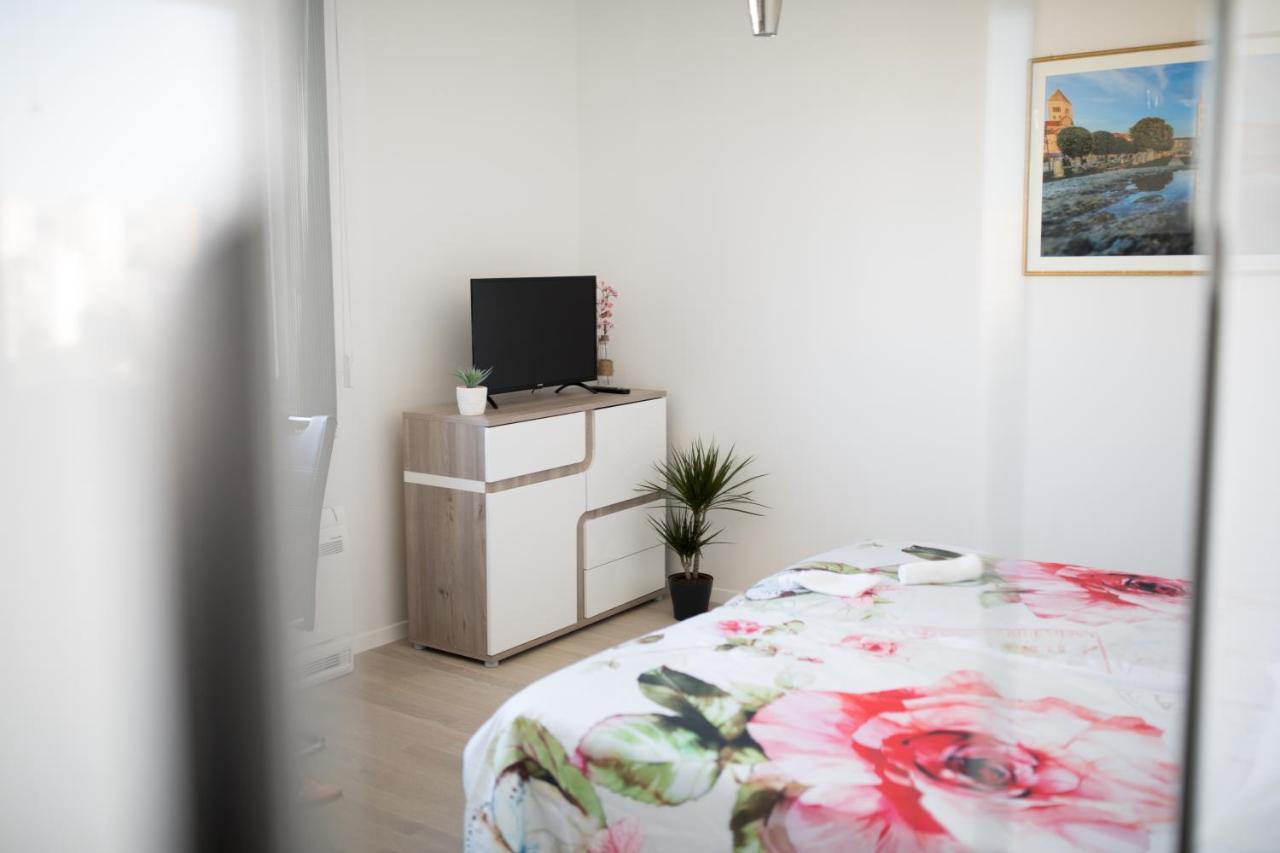 Studio Apartman Moonlight Задар Екстериор снимка